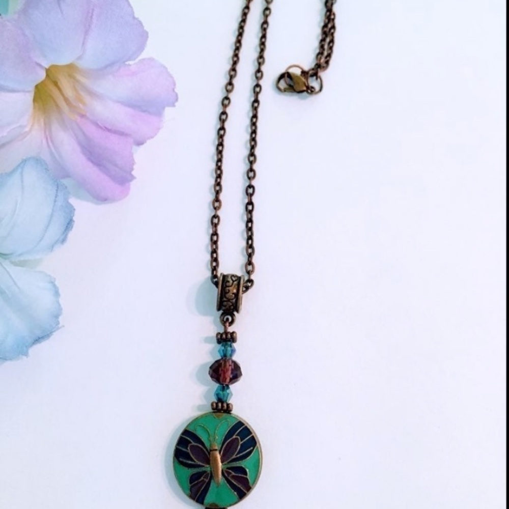 Butterfly necklace - Picture 3 of 3